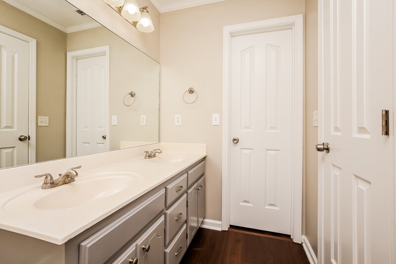 1,945/Mo, 1179 Everton Dr Murfreesboro, TN 37128 Bathroom View 3