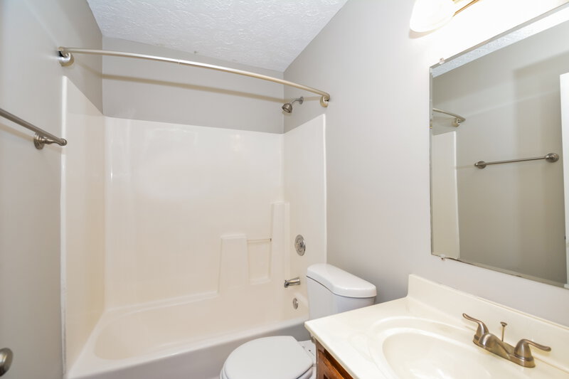 2,084/Mo, 2817 Johnson Pass Dr Antioch, TN 37013 Bathroom View