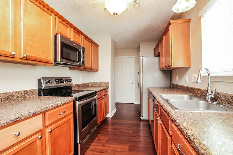 2,400/Mo, 8813 Cressent Glen Ct Antioch, TN 37013 Kitchen View