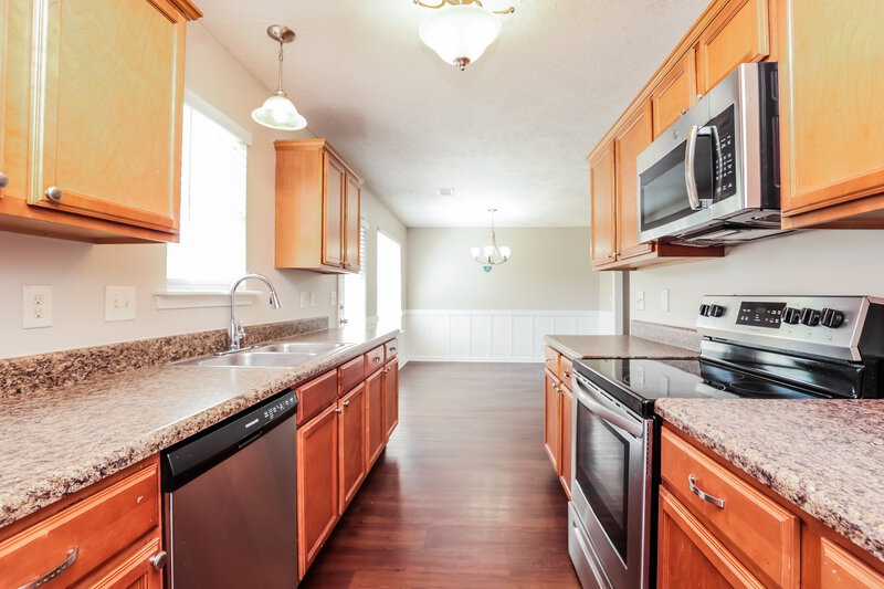 2,400/Mo, 8813 Cressent Glen Ct Antioch, TN 37013 Kitchen View 2