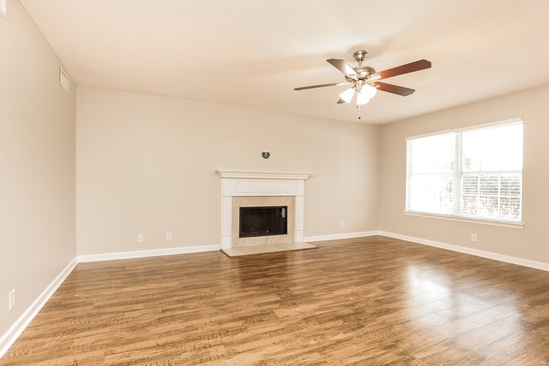2,380/Mo, 3764 Indian Creek Blvd Murfreesboro, TN 37128 Living Room View 2