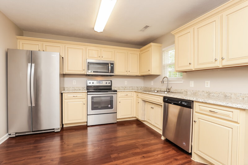 2,570/Mo, 222 Hermitage Dr Smyrna, TN 37167 Kitchen View 2