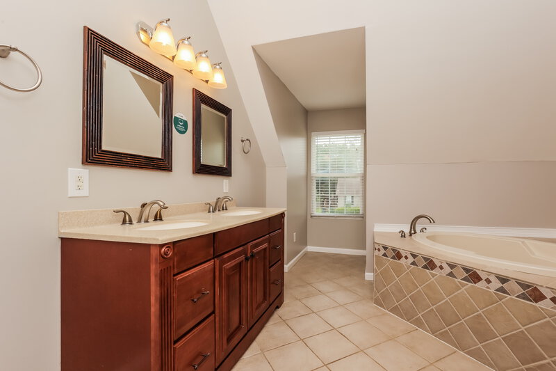 2,570/Mo, 222 Hermitage Dr Smyrna, TN 37167 Main Bathroom View