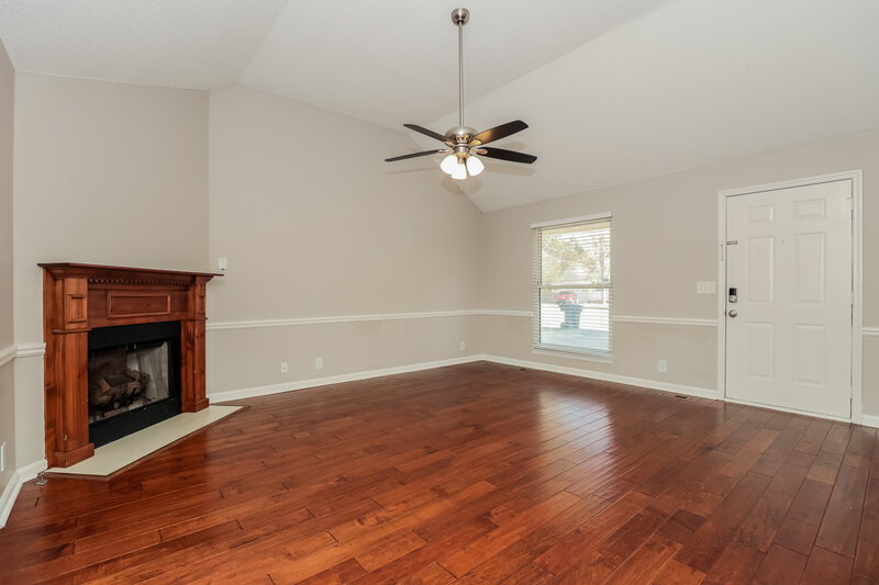 1,810/Mo, 1215 Falling Tree Ct Murfreesboro, TN 37130 Living Room View