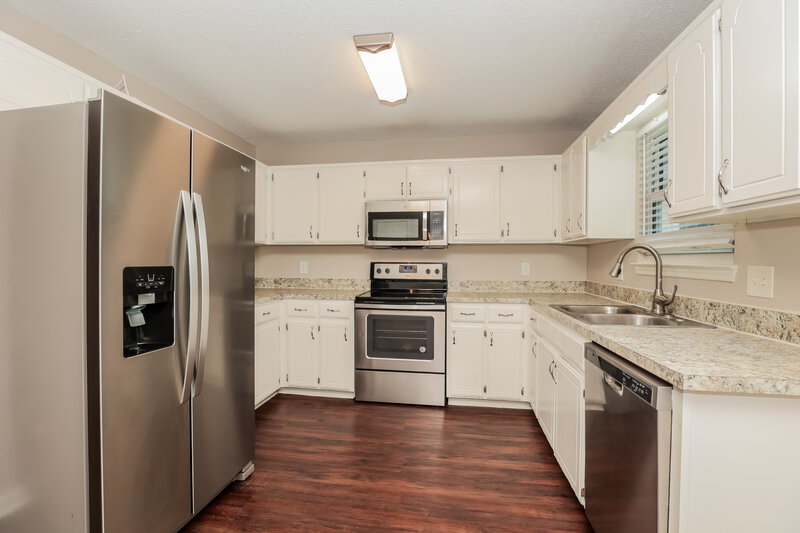 1,810/Mo, 1215 Falling Tree Ct Murfreesboro, TN 37130 Kitchen View