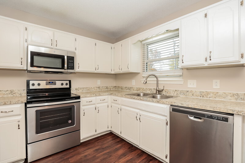 1,810/Mo, 1215 Falling Tree Ct Murfreesboro, TN 37130 Kitchen View 2