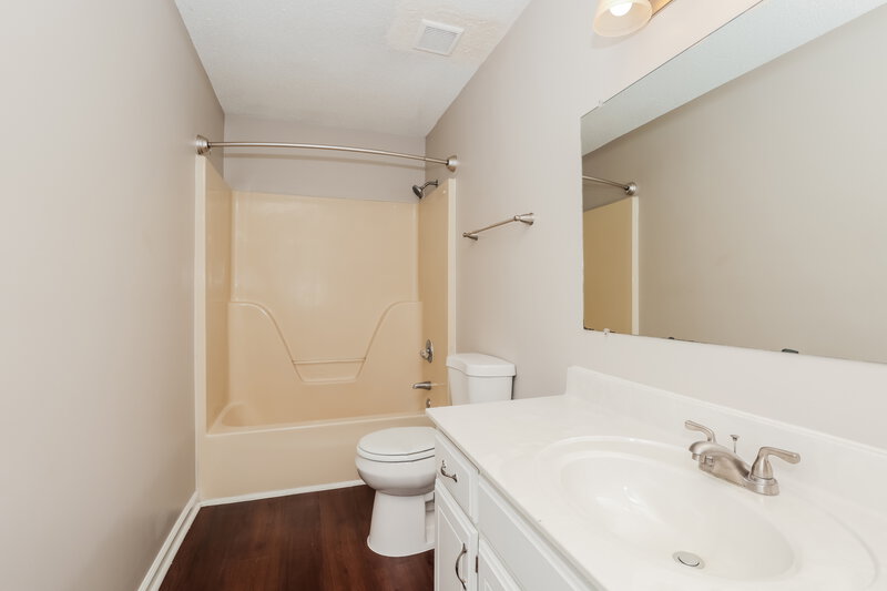 1,810/Mo, 1215 Falling Tree Ct Murfreesboro, TN 37130 Bathroom View