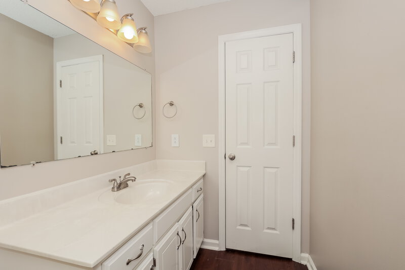 1,810/Mo, 1215 Falling Tree Ct Murfreesboro, TN 37130 Bathroom View 2