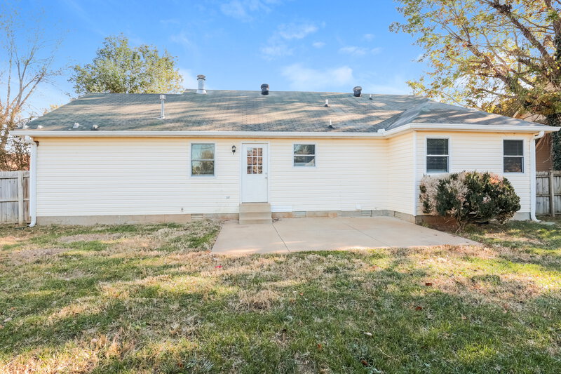 1,810/Mo, 1215 Falling Tree Ct Murfreesboro, TN 37130 Rear View