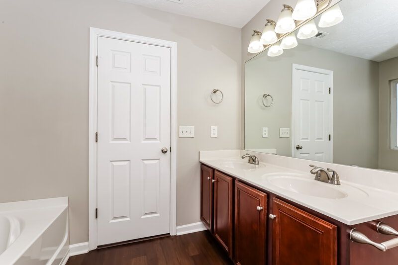 1,795/Mo, 3427 Almar Knot Dr Murfreesboro, TN 37128 Main Bathroom View