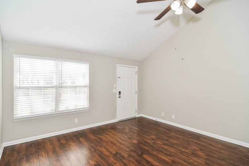 1,815/Mo, 3048 Roscommon Dr Murfreesboro, TN 37128 Living Room View