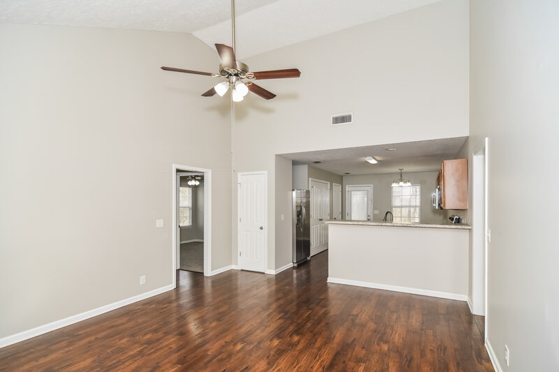 1,815/Mo, 3048 Roscommon Dr Murfreesboro, TN 37128 Living Room View 3