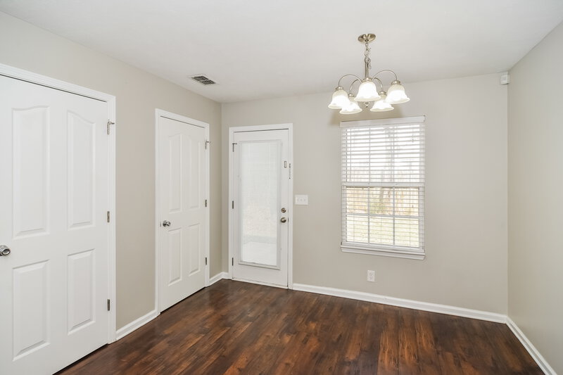 1,815/Mo, 3048 Roscommon Dr Murfreesboro, TN 37128 Dining Room View
