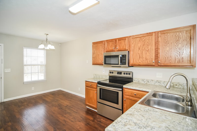 1,815/Mo, 3048 Roscommon Dr Murfreesboro, TN 37128 Kitchen View