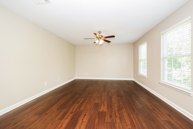 1,755/Mo, 710 Holland Ridge Dr La Vergne, TN 37086 Living Room View 2