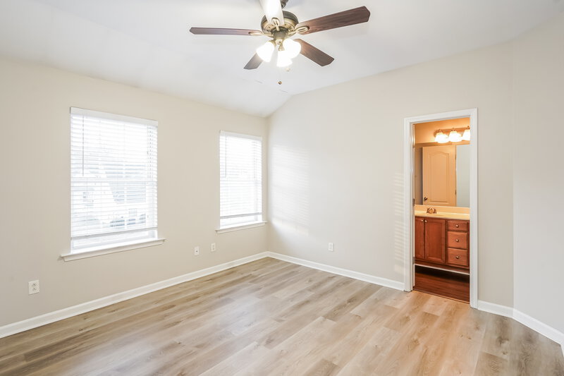 2,150/Mo, 106 Rushing Water Ct Hendersonville, TN 37075 Main Bedroom View