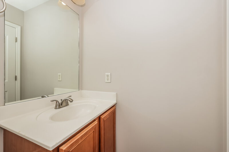 2,075/Mo, 3064 Ace Wintermeyer Dr La Vergne, TN 37086 Main Bathroom View 2
