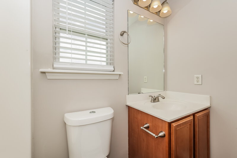 2,075/Mo, 3064 Ace Wintermeyer Dr La Vergne, TN 37086 Bathroom View