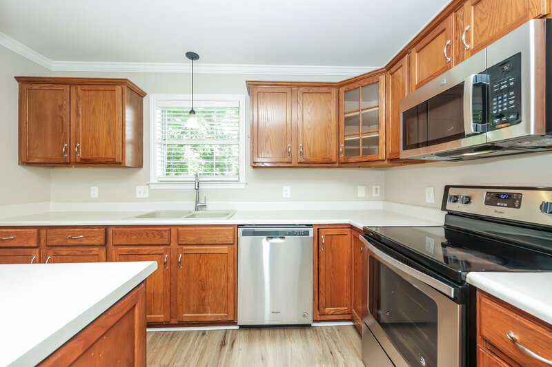 3,490/Mo, 6381 Paddington Way Antioch, TN 37013 Kitchen View 2