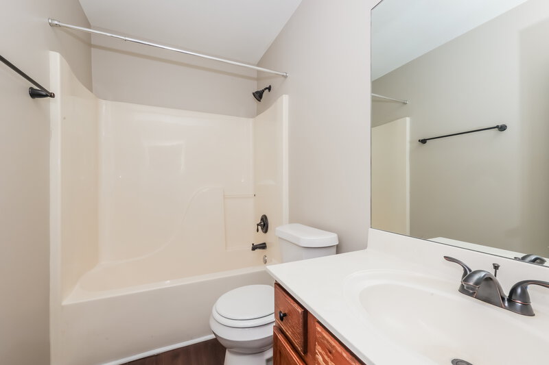 3,490/Mo, 6381 Paddington Way Antioch, TN 37013 Bathroom View