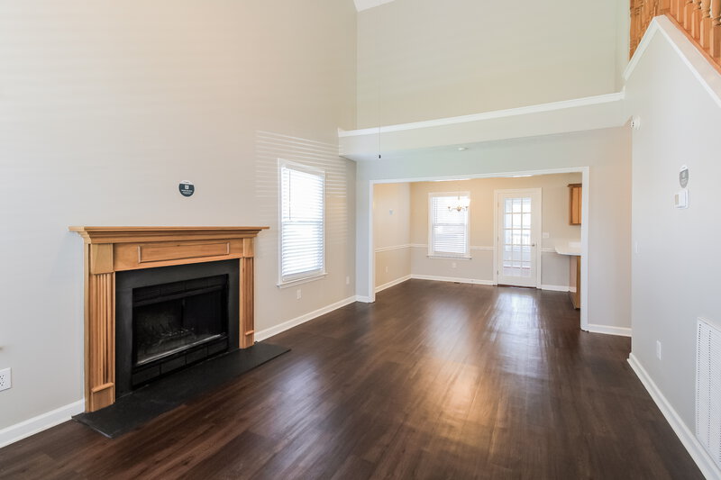 2,330/Mo, 245 Heritage Cir E La Vergne, TN 37086 Living Room View