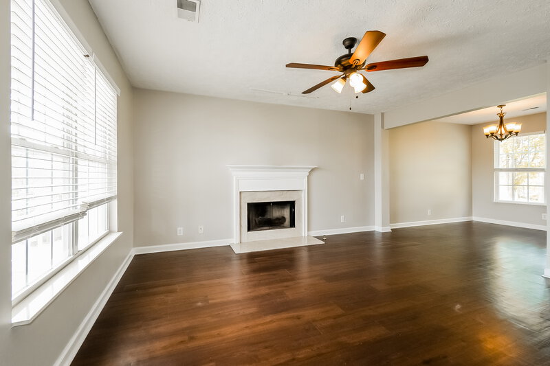 2,140/Mo, 804 Cainbrook Ct Antioch, TN 37013 Living Room View