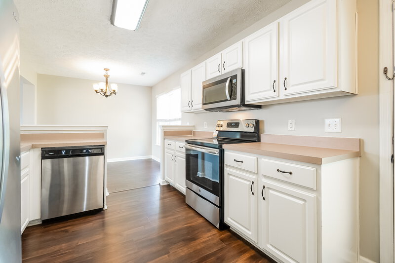 2,140/Mo, 804 Cainbrook Ct Antioch, TN 37013 Kitchen View 2
