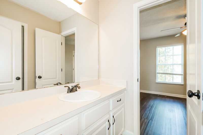 2,140/Mo, 804 Cainbrook Ct Antioch, TN 37013 Bathroom View