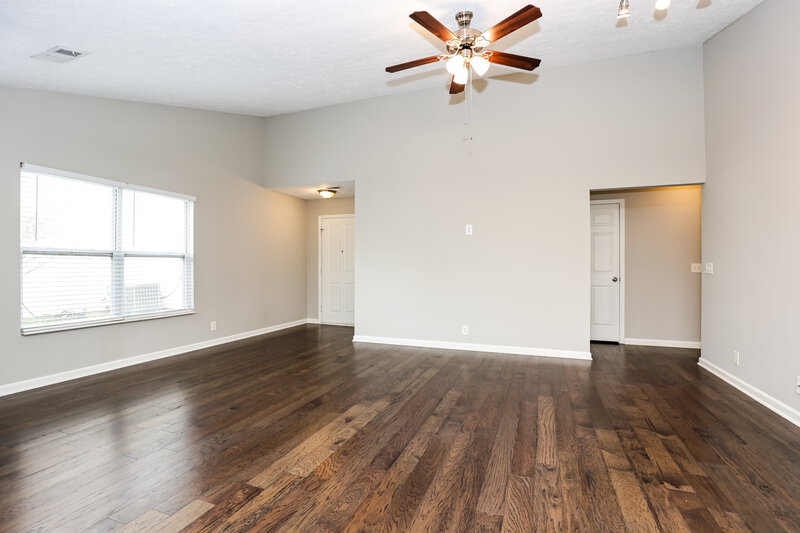 2,300/Mo, 1845 Brookmeadow Ln Hermitage, TN 37076 Living Room View 2