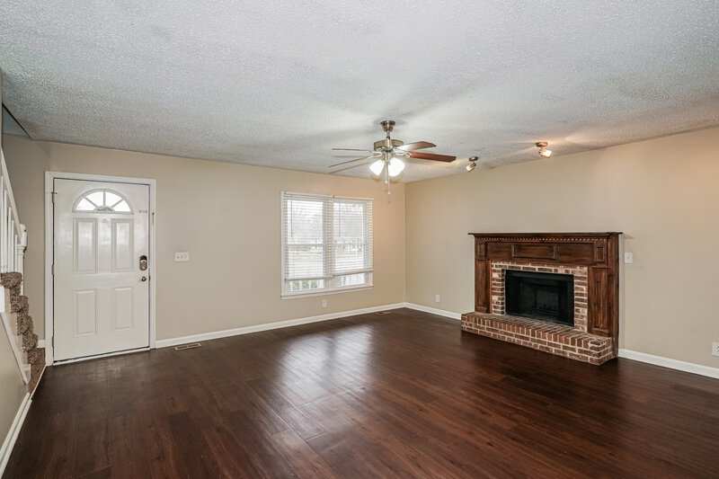 2,070/Mo, 2215 Leeds Ct Murfreesboro, TN 37129 Living Room View