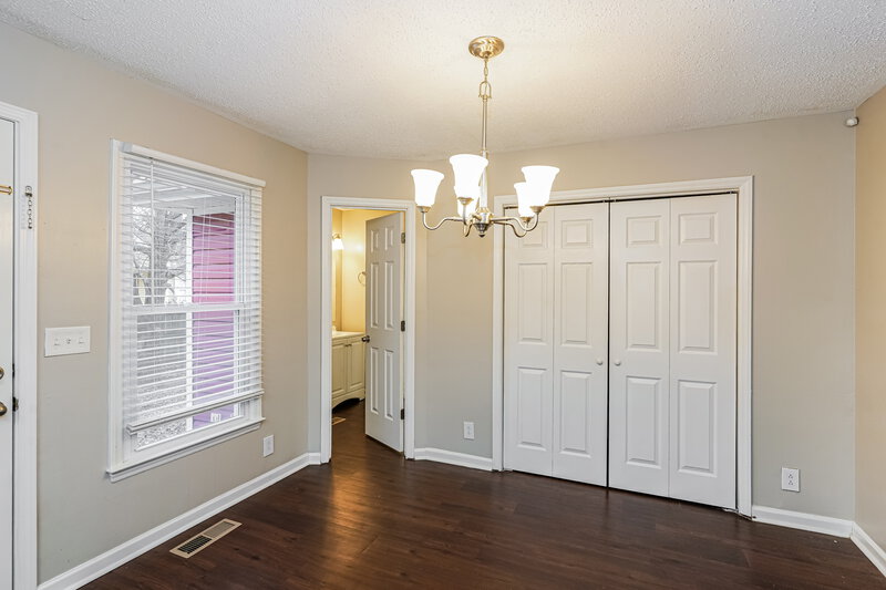 2,070/Mo, 2215 Leeds Ct Murfreesboro, TN 37129 Dining Room View