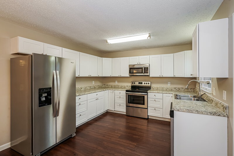 2,070/Mo, 2215 Leeds Ct Murfreesboro, TN 37129 Kitchen View