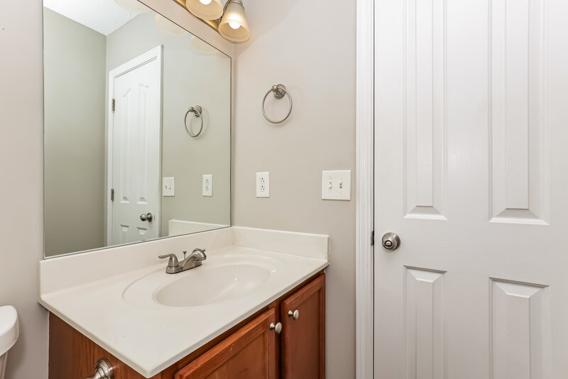 2,070/Mo, 1615 Carrick Dr Murfreesboro, TN 37128 Bathroom View 2