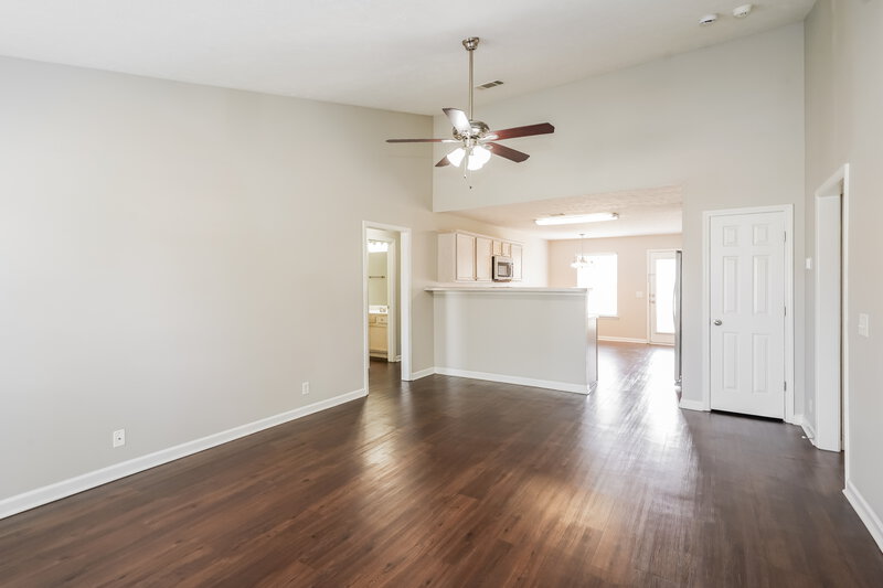 1,905/Mo, 7140 S Hampton Blvd Antioch, TN 37013 Living Room View