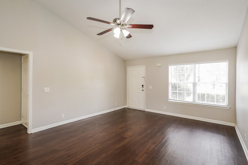 1,905/Mo, 7140 S Hampton Blvd Antioch, TN 37013 Living Room View 2