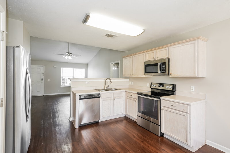 1,905/Mo, 7140 S Hampton Blvd Antioch, TN 37013 Kitchen View