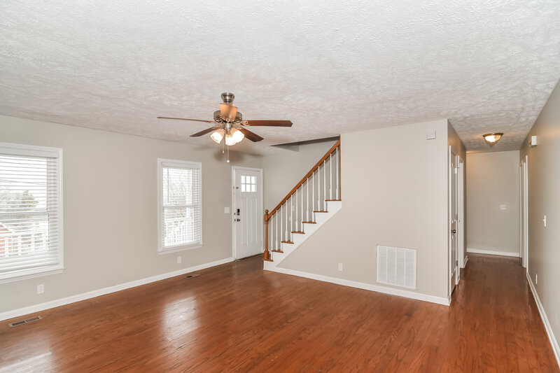 2,340/Mo, 411 Saint Francis Ave Smyrna, TN 37167 Living Room View 2