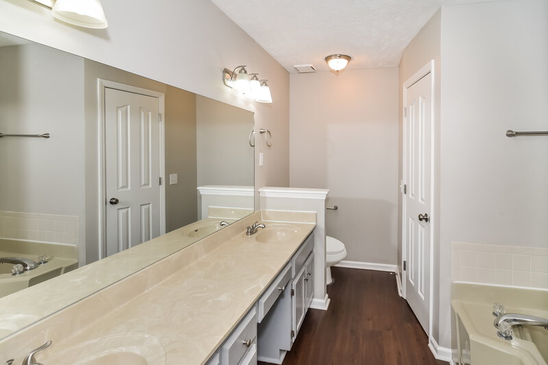 2,340/Mo, 411 Saint Francis Ave Smyrna, TN 37167 Main Bathroom View 2