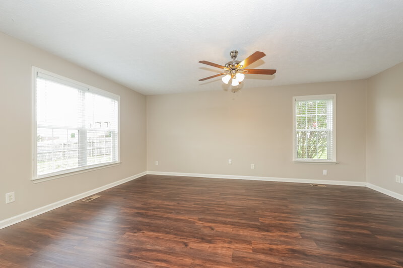2,035/Mo, 4099 Mountain Top Trl La Vergne, TN 37086 Living Room View