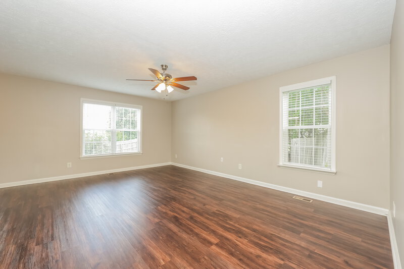 2,035/Mo, 4099 Mountain Top Trl La Vergne, TN 37086 Living Room View 2