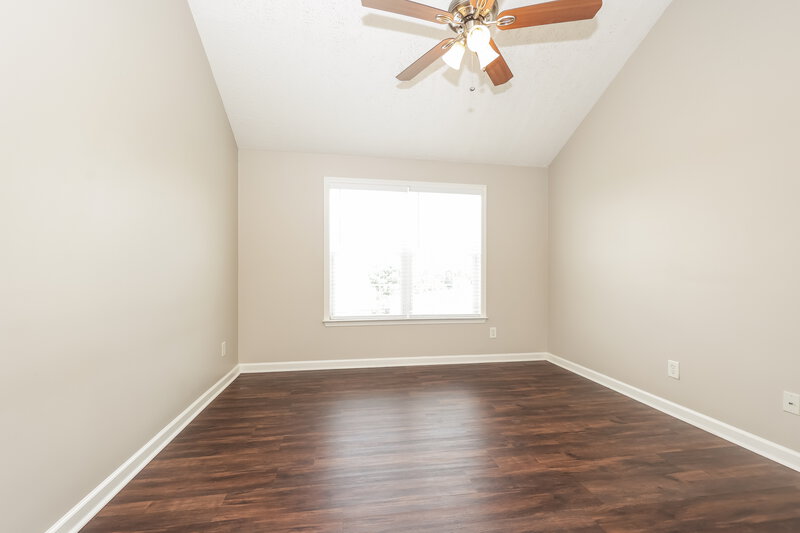2,035/Mo, 4099 Mountain Top Trl La Vergne, TN 37086 Main Bedroom View 2