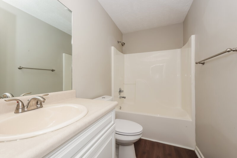 2,035/Mo, 4099 Mountain Top Trl La Vergne, TN 37086 Bathroom View