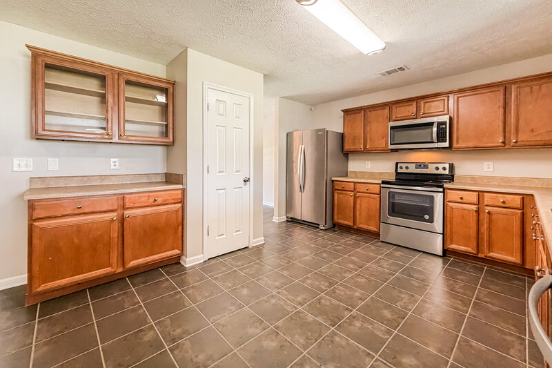 2,585/Mo, 3346 Blaze Dr Murfreesboro, TN 37128 Kitchen View 2