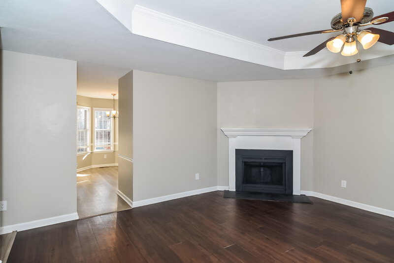 1,850/Mo, 610 Eastlake Cv La Vergne, TN 37086 Living Room View