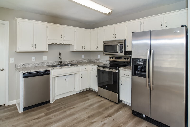 1,850/Mo, 610 Eastlake Cv La Vergne, TN 37086 Kitchen View