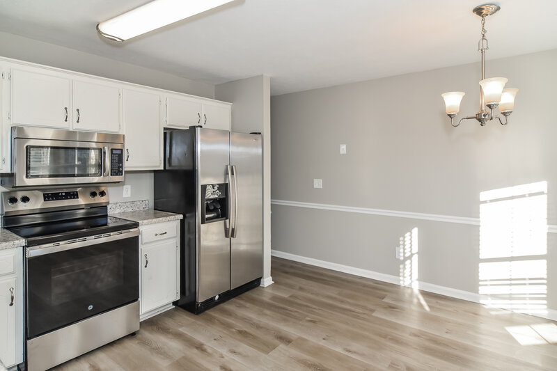 1,850/Mo, 610 Eastlake Cv La Vergne, TN 37086 Kitchen View 2