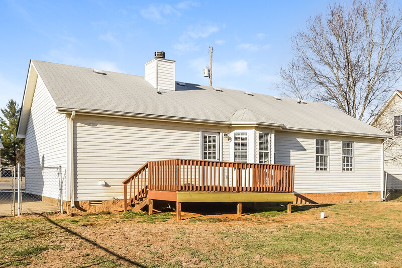 1,850/Mo, 610 Eastlake Cv La Vergne, TN 37086 Rear View 2