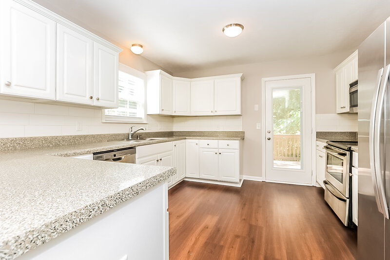 2,770/Mo, 2720 Windcrest Trl Antioch, TN 37013 Kitchen View