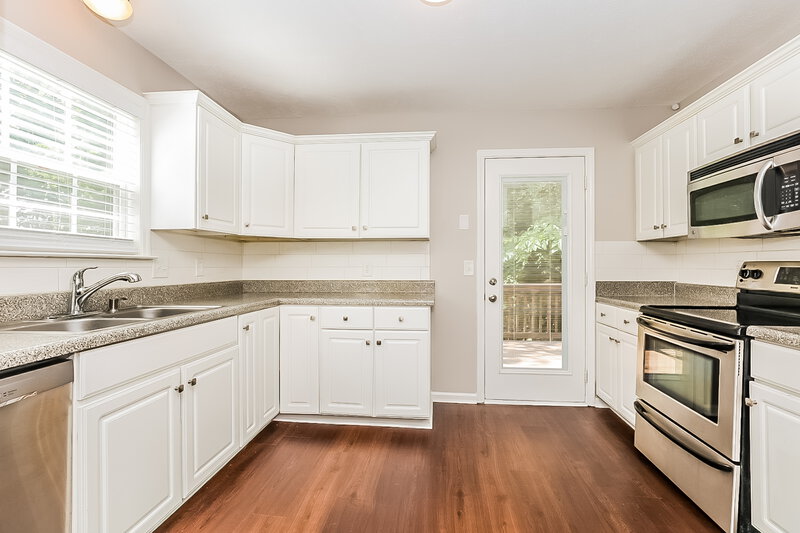 2,770/Mo, 2720 Windcrest Trl Antioch, TN 37013 Kitchen View 2