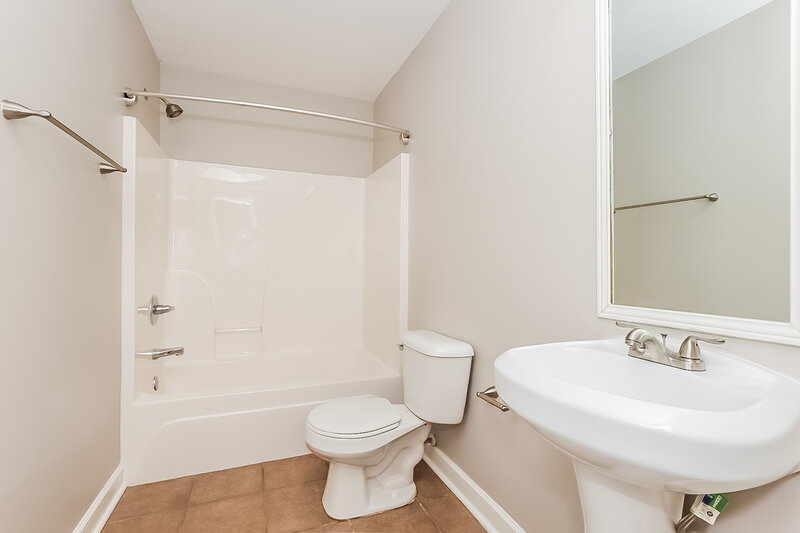 2,770/Mo, 2720 Windcrest Trl Antioch, TN 37013 Bathroom View 2
